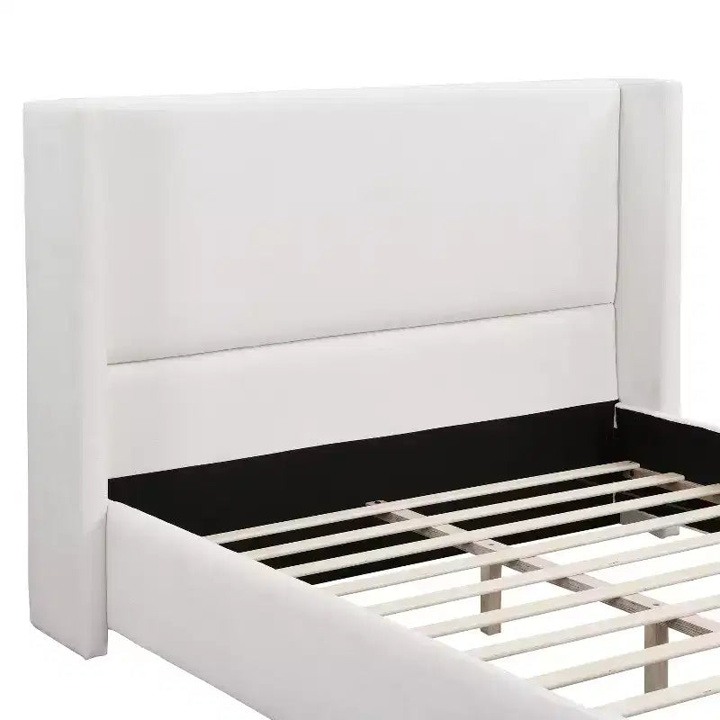 Lit plateforme rembourré élégant