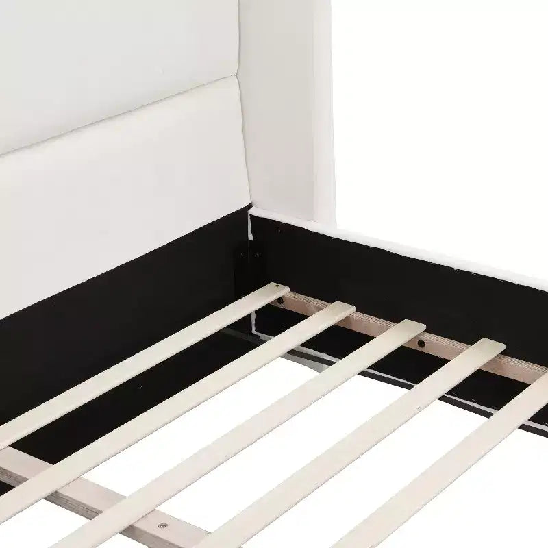 Lit plateforme rembourré élégant