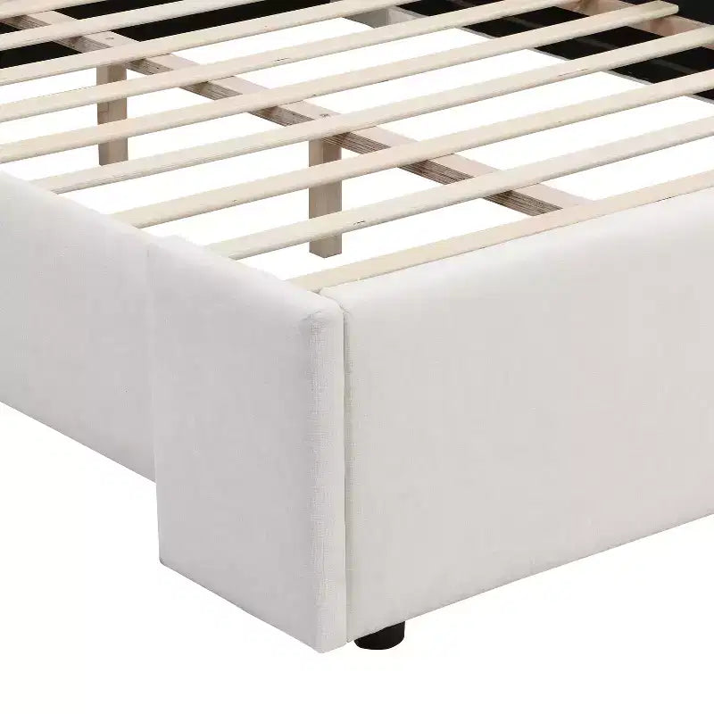 Lit plateforme rembourré élégant