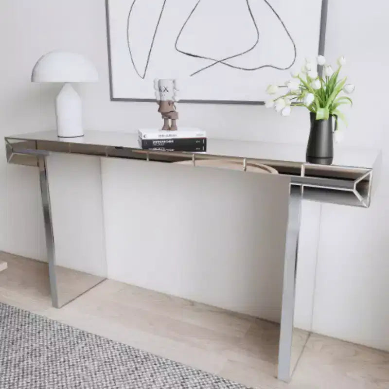 Console miroir avec des accents en verre cannelé