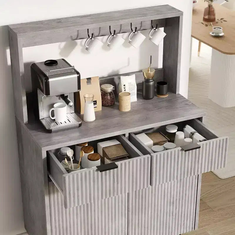 Bahut de salle à manger à cannelures