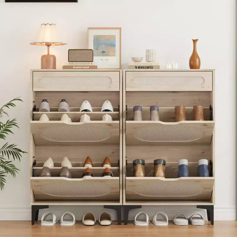 Meuble à chaussures en rotin