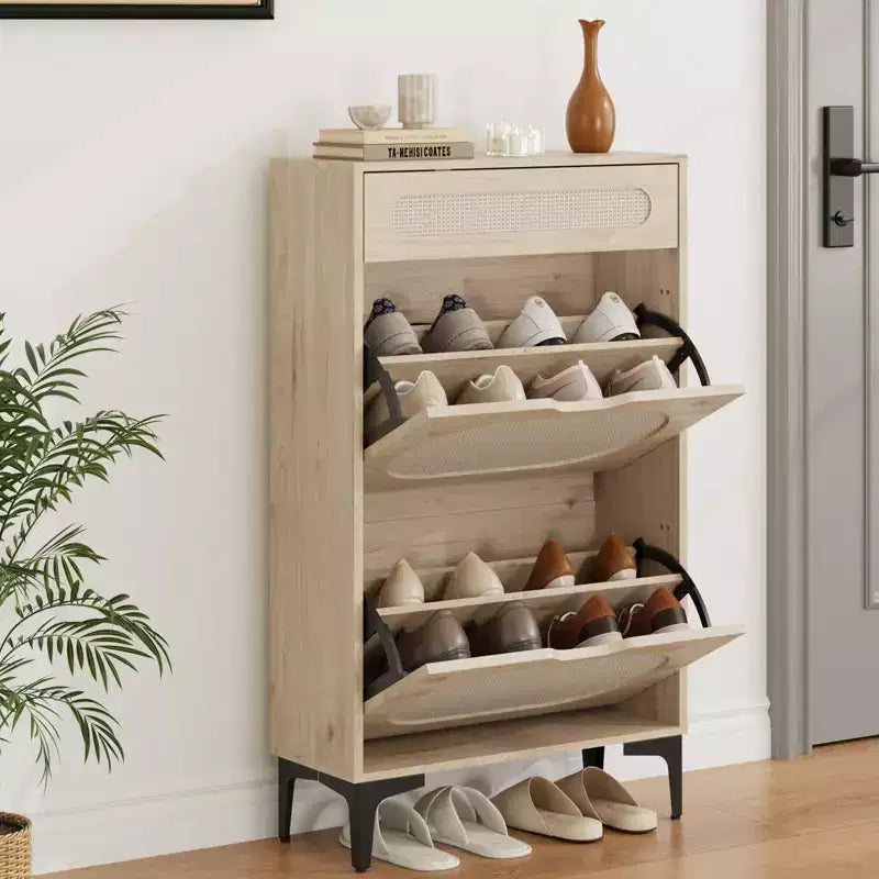 Meuble à chaussures en rotin
