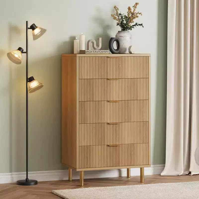 Coffre de rangement moderne avec poignées dorées